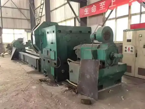 Bubut CNC Xinghuo 61180 x 10 m Bekas dengan Kontrol Siemens