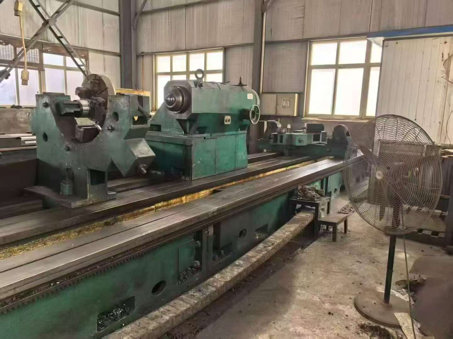 Used Xinghuo 61180 x 10 m CNC Lathe with Siemens Control photo 3