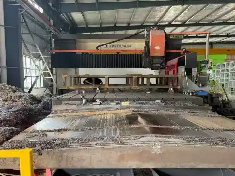 Fresadora CNC de pórtico de viga móvil Xinguofeng usada con control SYNTEC