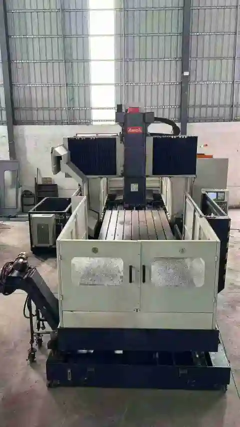 Centro de mecanizado de pórtico Yawei SP-3016 usado con FANUC 0i-MD