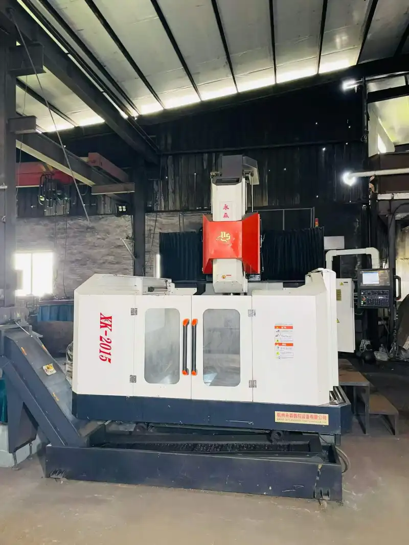 Used Yong Sen 2015 Gantry Machining Center with Fanuc MF Control, BT50 Spindle photo 1