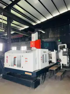 Used Yong Sen 2015 Gantry Machining Center with Fanuc MF Control, BT50 Spindle photo 2