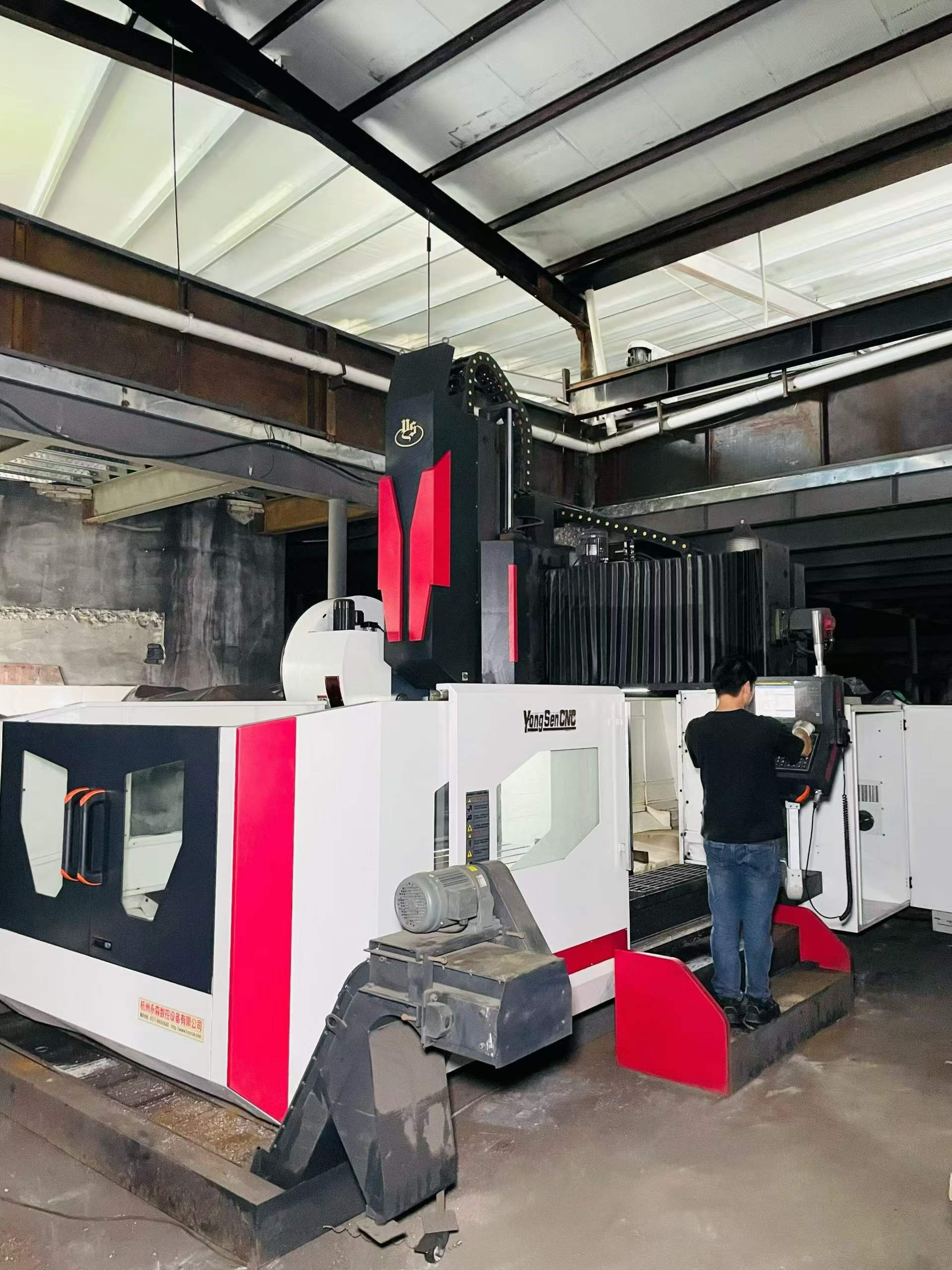 Used Yongsen 2214 Gantry Machining Center with Fanuc MFplus photo 2