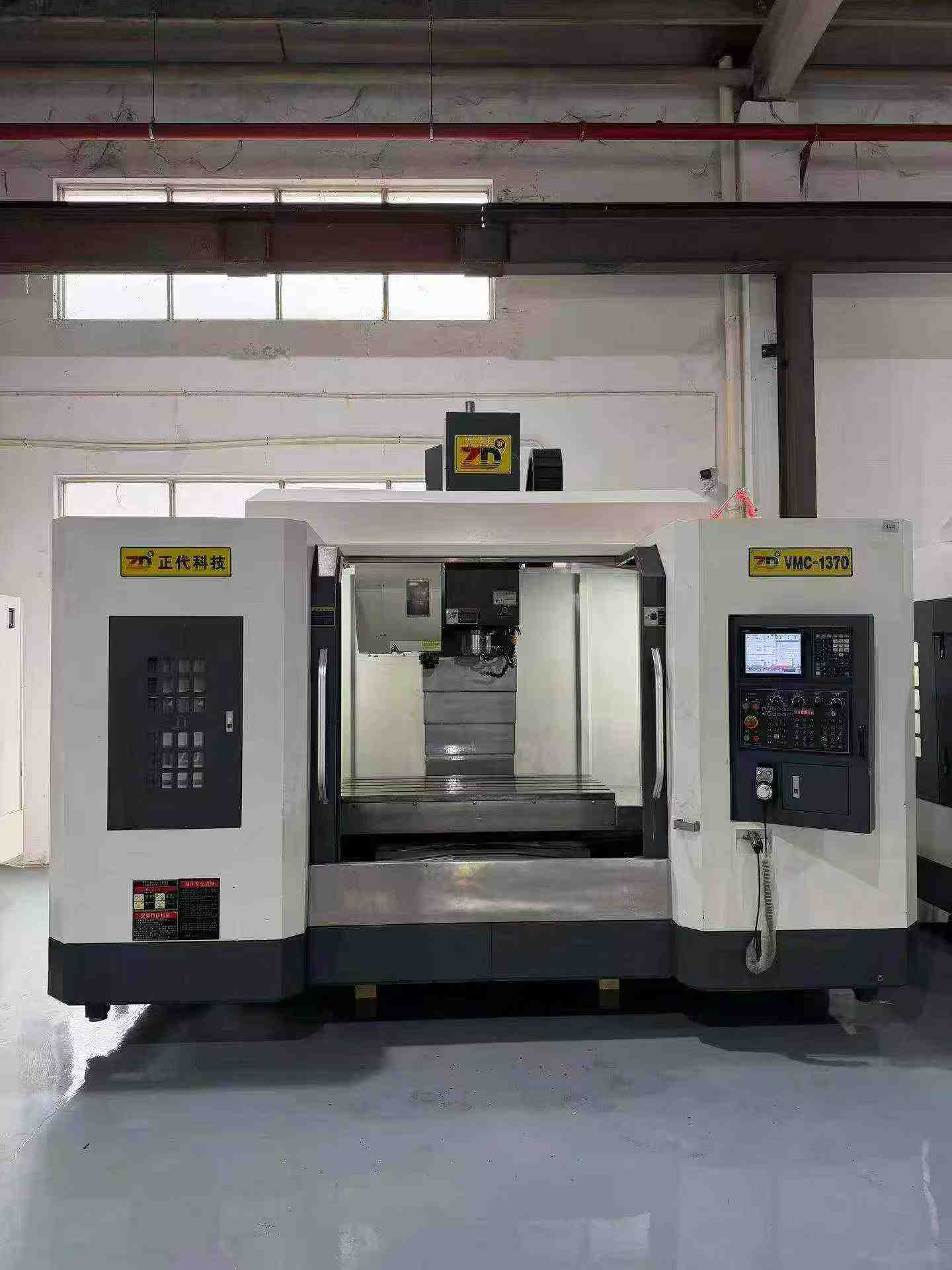 Used Zhengdai VMC-1370 Vertical Machining Center with Mitsubishi M 80 photo 3