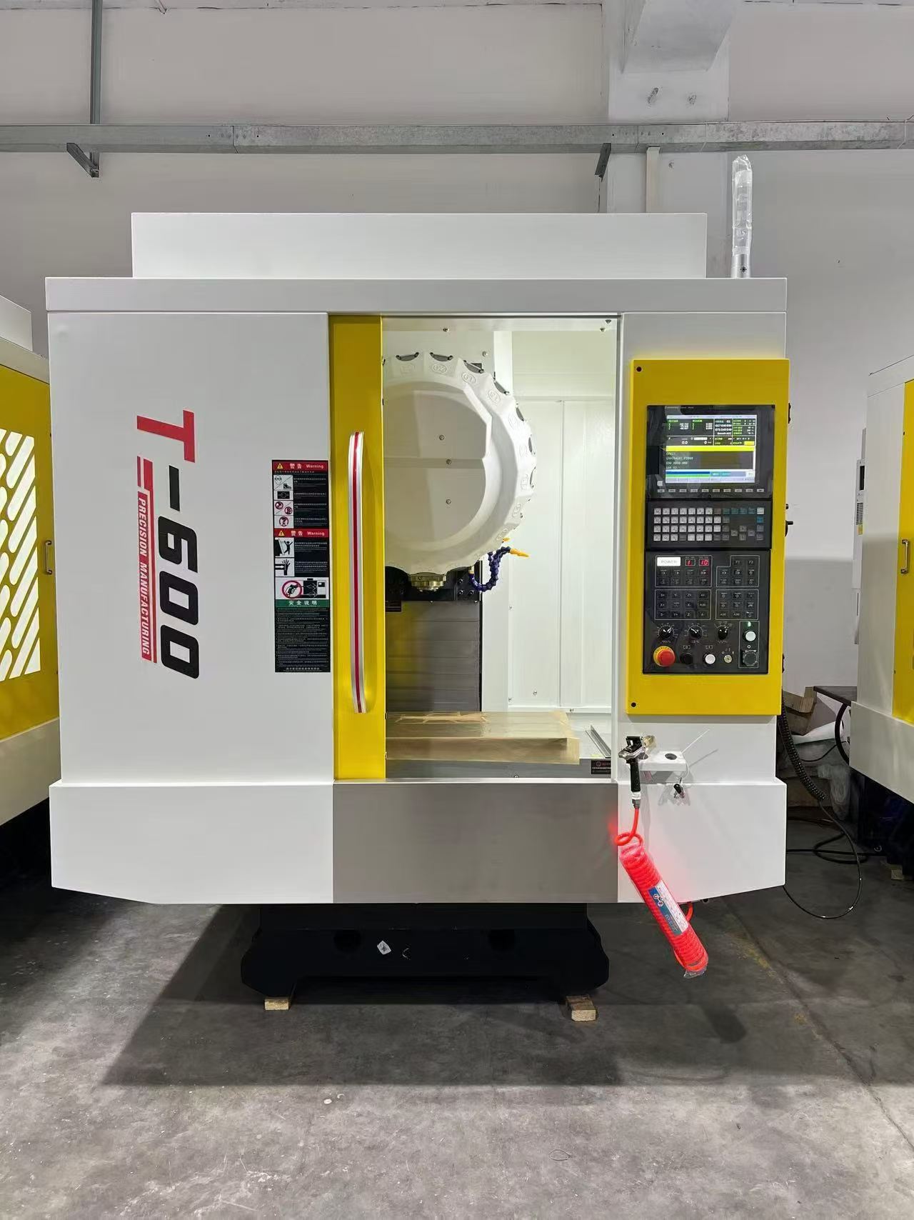 New T 600/T 700 CNC Drilling and Tapping Machine photo 2