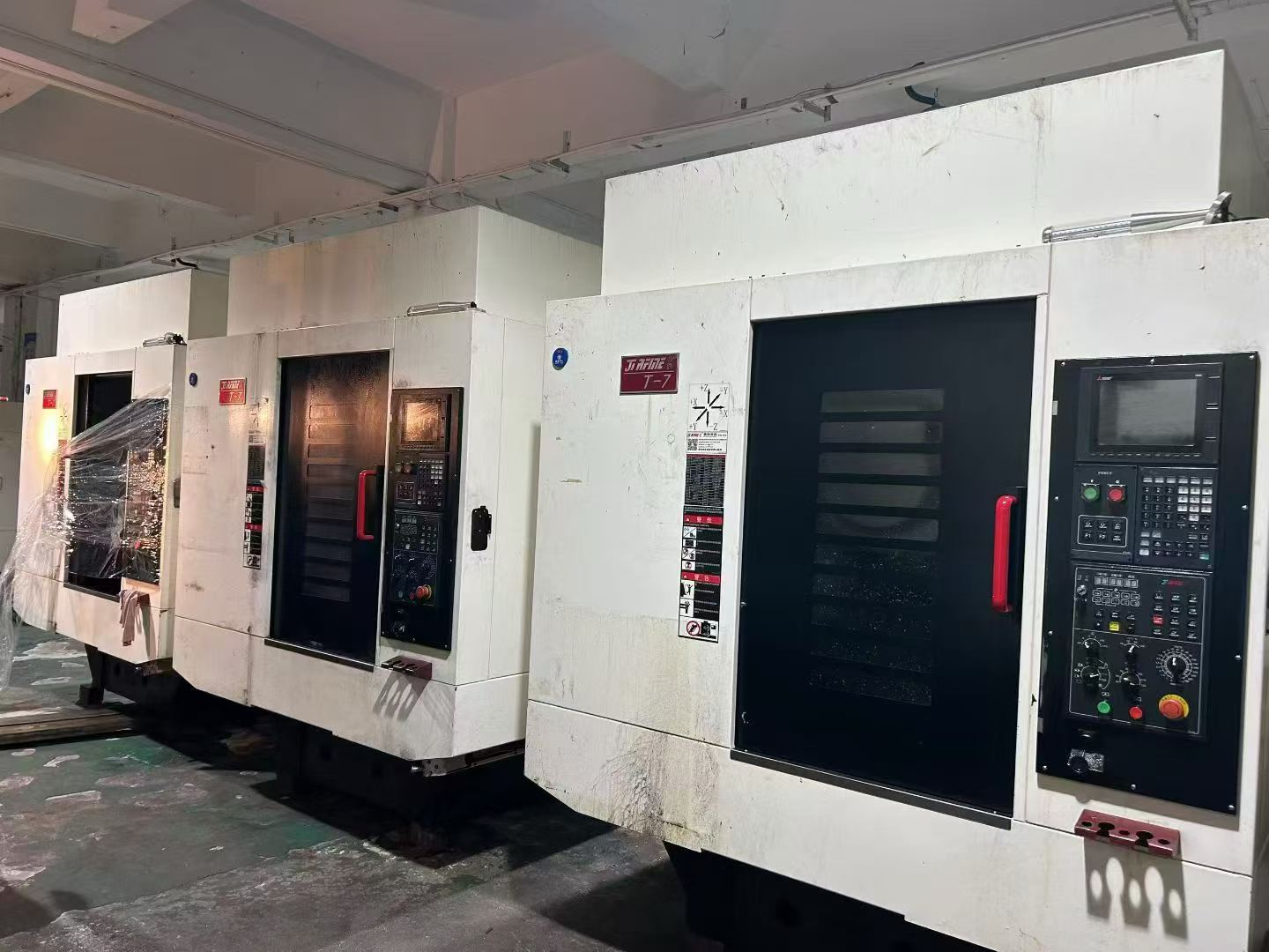 Qiaofeng T 7 Drilling and Tapping Center with Mitsubishi M 80 Control photo 3
