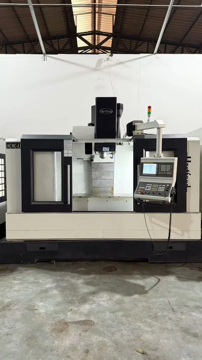 She Hong 1370 Vertical Machining Center with Fanuc MF photo 1