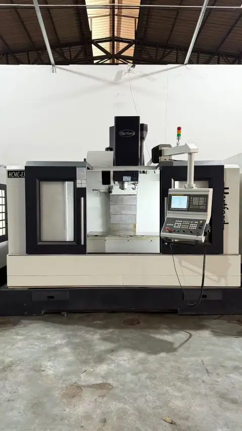 She Hong 1370 Vertical Machining Center dengan FANUC MF