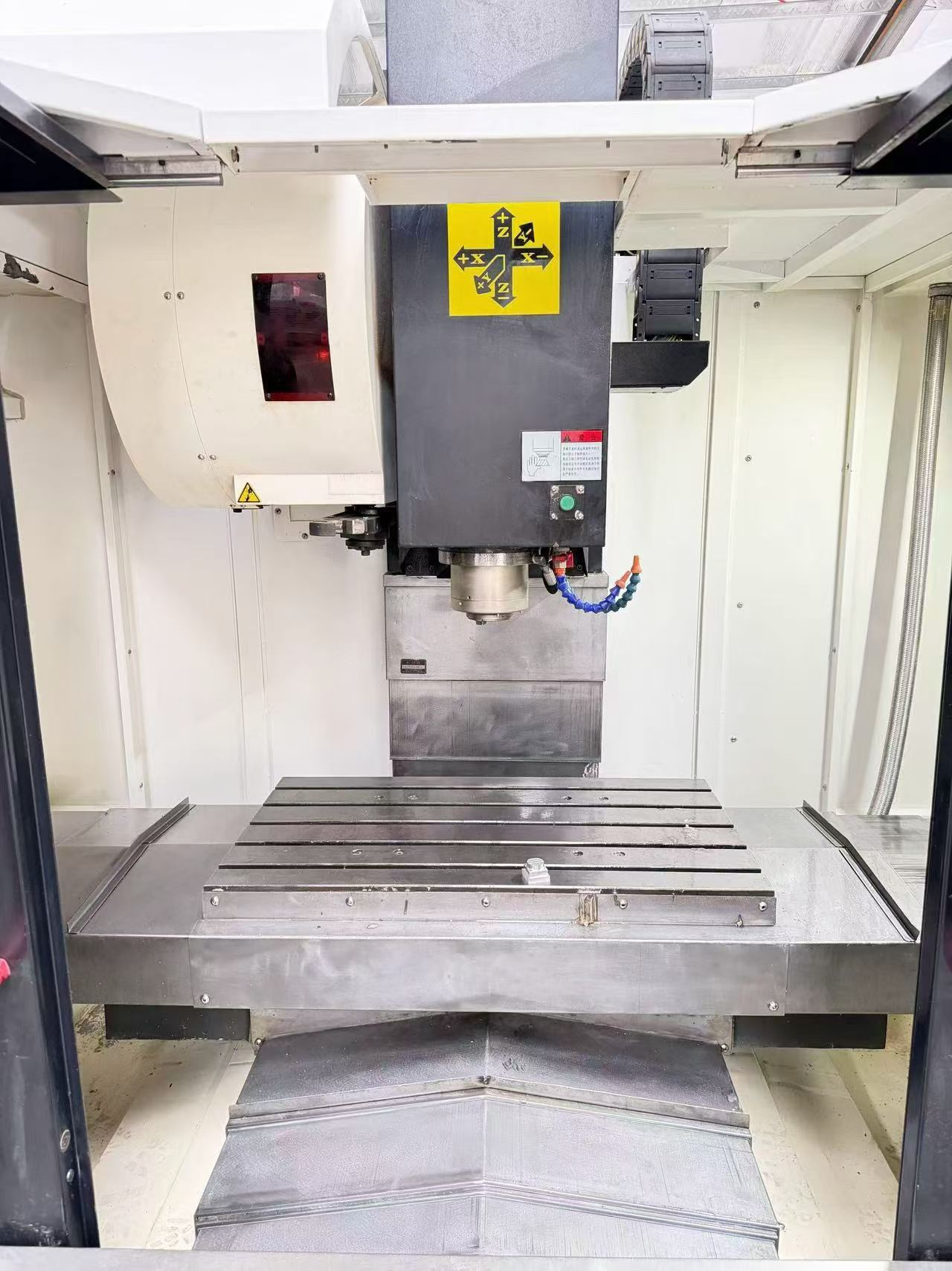 Taijie 866 Vertical Machining Center with Mitsubishi M 80 photo 2
