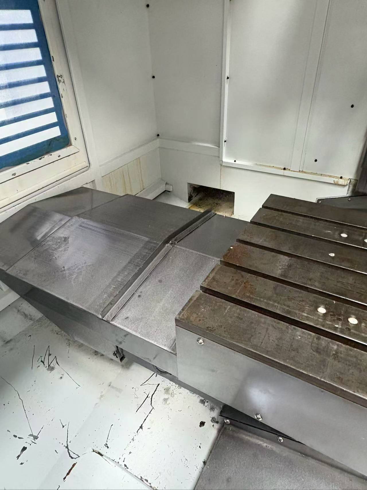Taike 1165 Machining Center photo 4