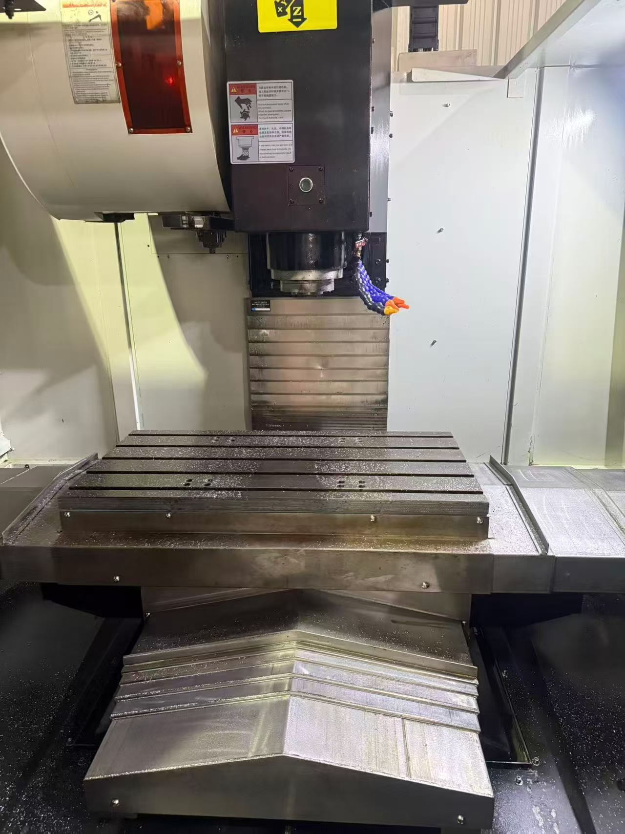 Used Taiqiao V 8 Machining Center with Mitsubishi M 80 Control photo 2