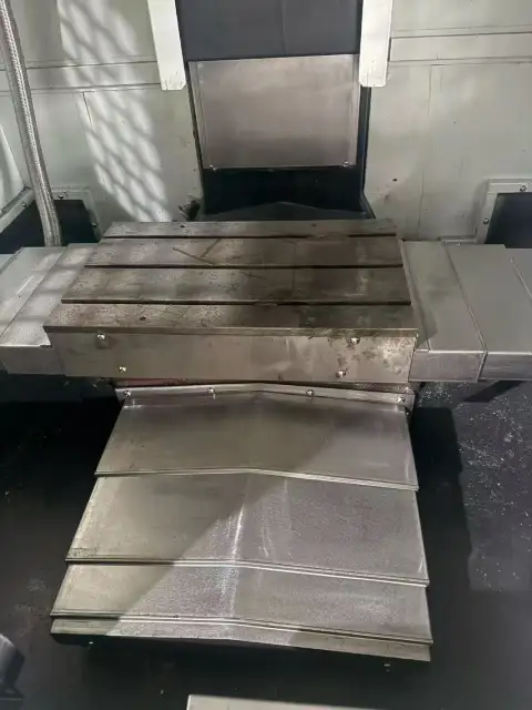Centro de mecanizado vertical Taiyi T 500 usado con Mitsubishi M 70 A