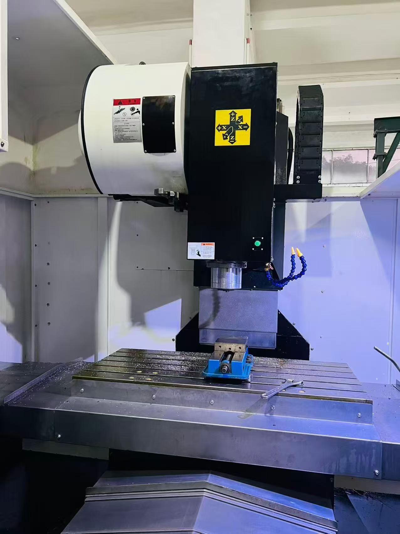 Used 1066 L Vertical Machining Center with Mitsubishi M 80 Control photo 2