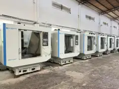 Used Hardinge 710 Vertical Machining Center with Siemens 828 D photo 2