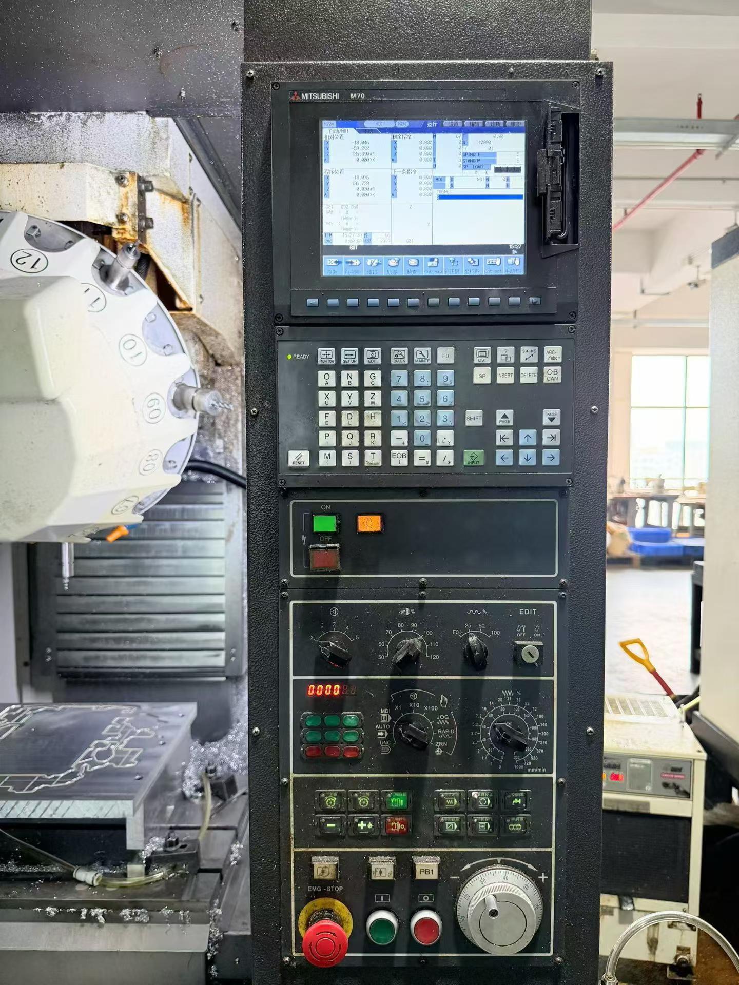 Used Leadwell TV 500 Vertical Machining Center with Mitsubishi M 70 A photo 2