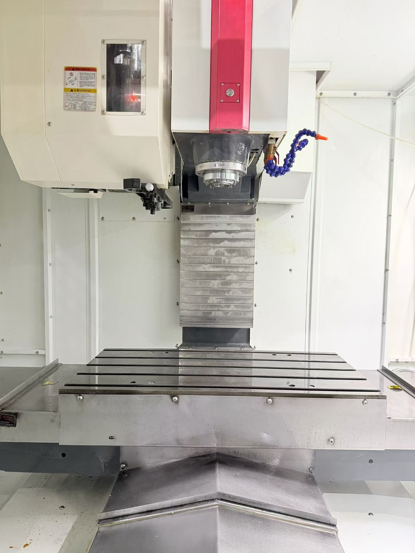 Used Oulangde OLDXV-970 Vertical Machining Center with Mitsubishi M 80 photo 3
