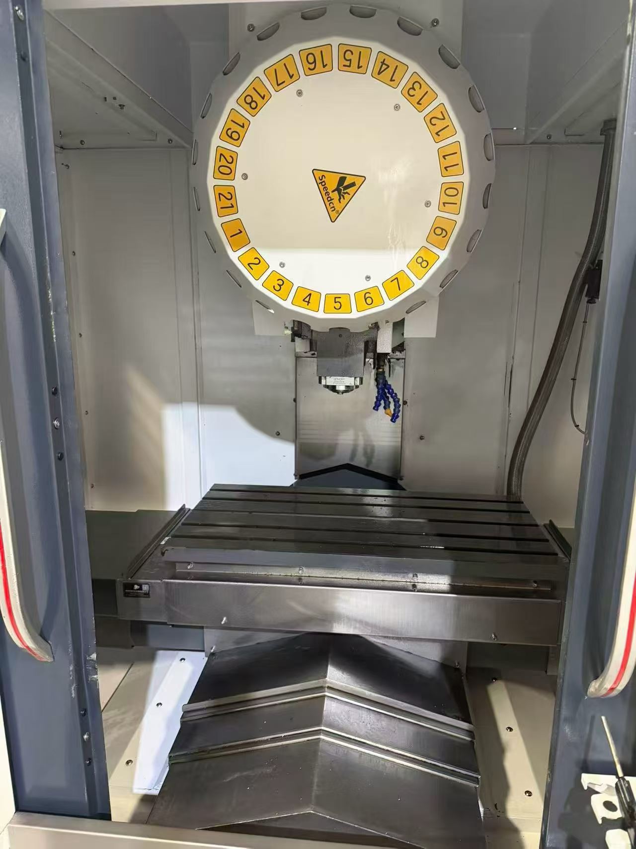 Used Ruize T 850 Drilling and Tapping Center photo 3