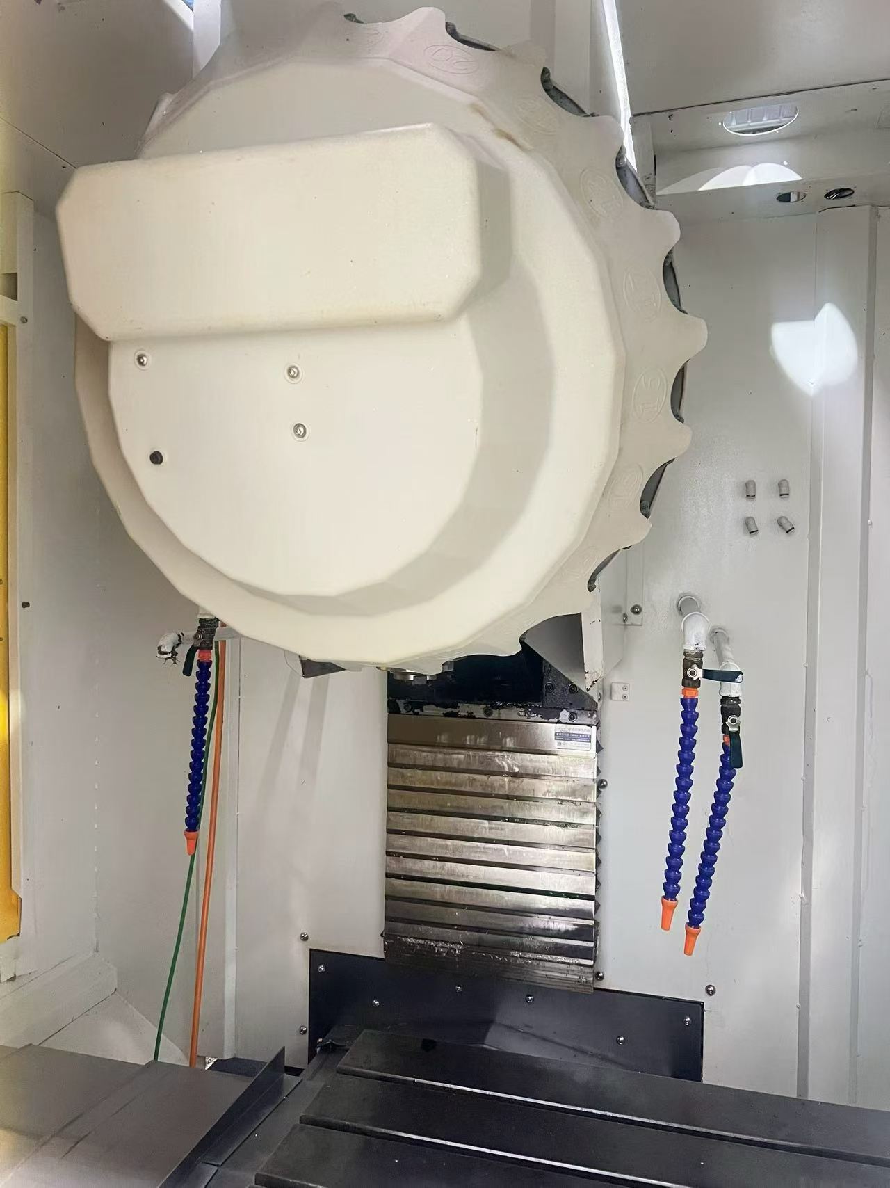 Used Runxing T 5 Drilling and Tapping Center with Fanuc MF Plus photo 4