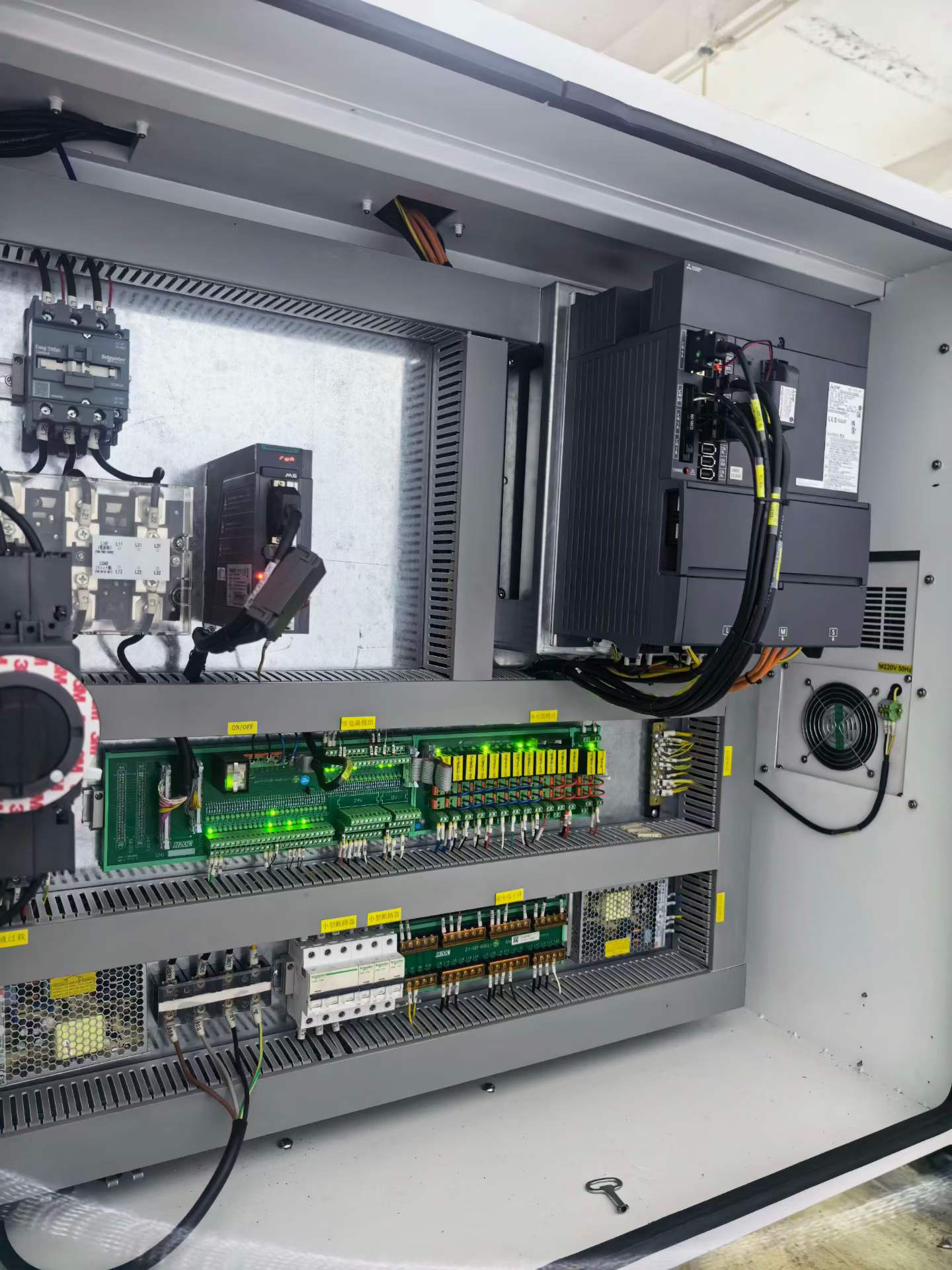 Used T 6 Drilling and Tapping Center with Mitsubishi M 80 VB Control photo 3