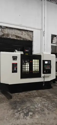 Used Taichung 1060 Vertical Machining Center with Mitsubishi M 70 A photo 3