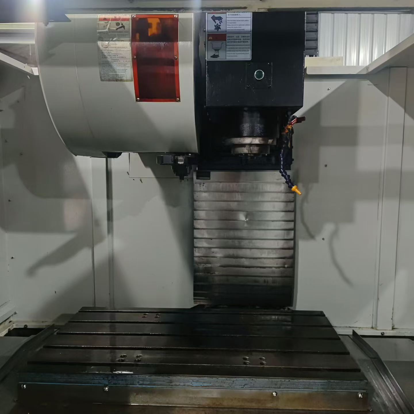Used Taiqiao V 8 Machining Center with Mitsubishi M 80 Control photo 4