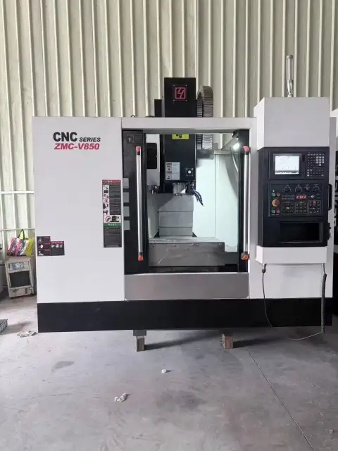 Centro de mecanizado vertical Zhiyuan V 850 usado con control Mitsubishi M 80