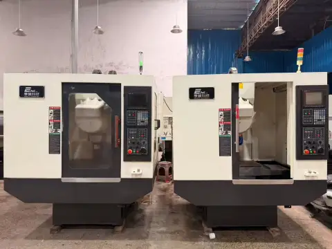 Máquina taladradora y roscadora CNC Xiangyu T 5 usada con Mitsubishi M 70