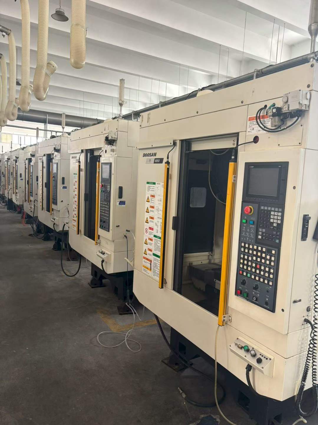 100 Unidades Centro de Taladrado y Roscado Doosan T 4050 con Mitsubishi M 80 en Venta