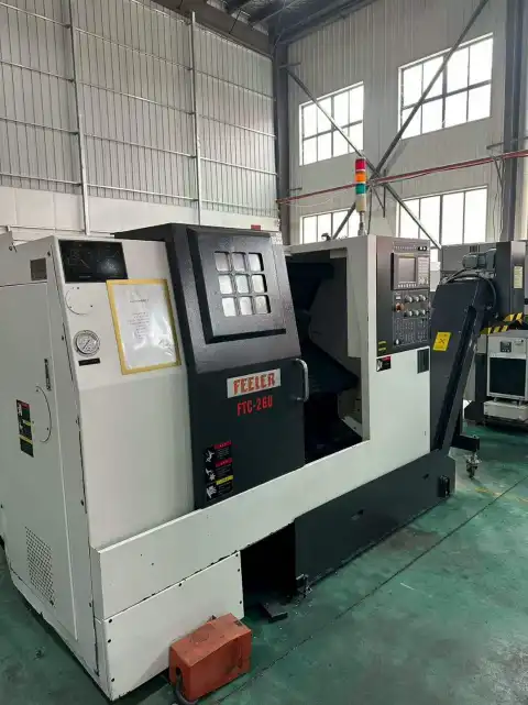 Torno CNC Fair Friend FTC-260 de 2015 con FANUC 0i-TD