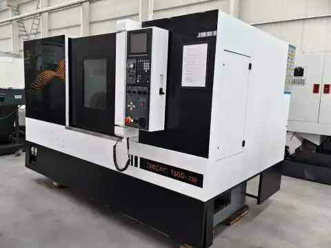 Torno CNC Zhengborui T 60 D-750 con Mitsubishi E80, año 2022