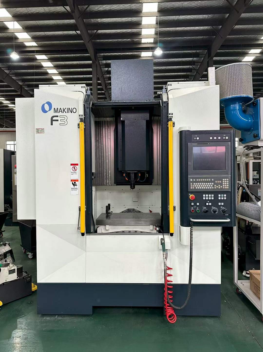 Makino F 3 Vertical Machining Center photo 1