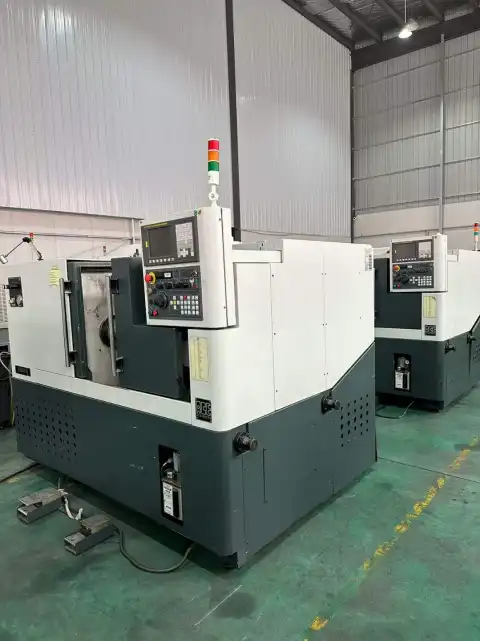 Bubut CNC ACE Bekas dengan Kontrol FANUC