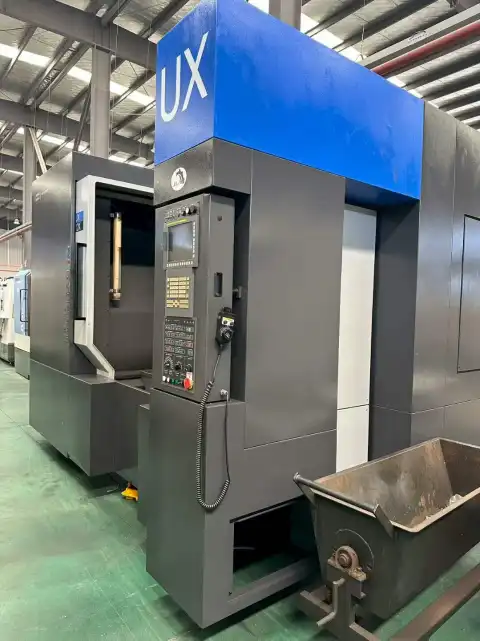 مركز تصنيع Hwacheon SIRIUS-UX مستعمل مع FANUC 31i-B