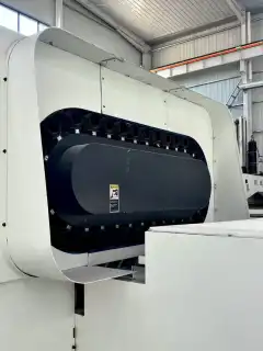 Used Hyundai WIA VX 950 M Machining Center with Fanuc photo 4