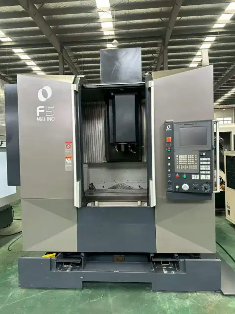 Centro de Mecanizado Vertical de Alta Velocidad Makino F 5 Usado