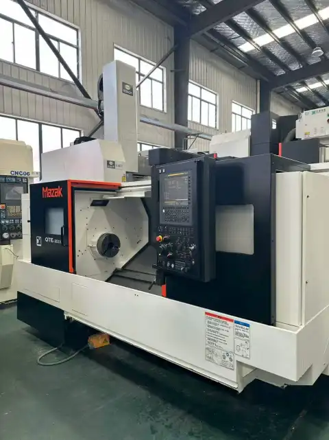 Torno CNC Mazak QTE-300 L usado con control FANUC
