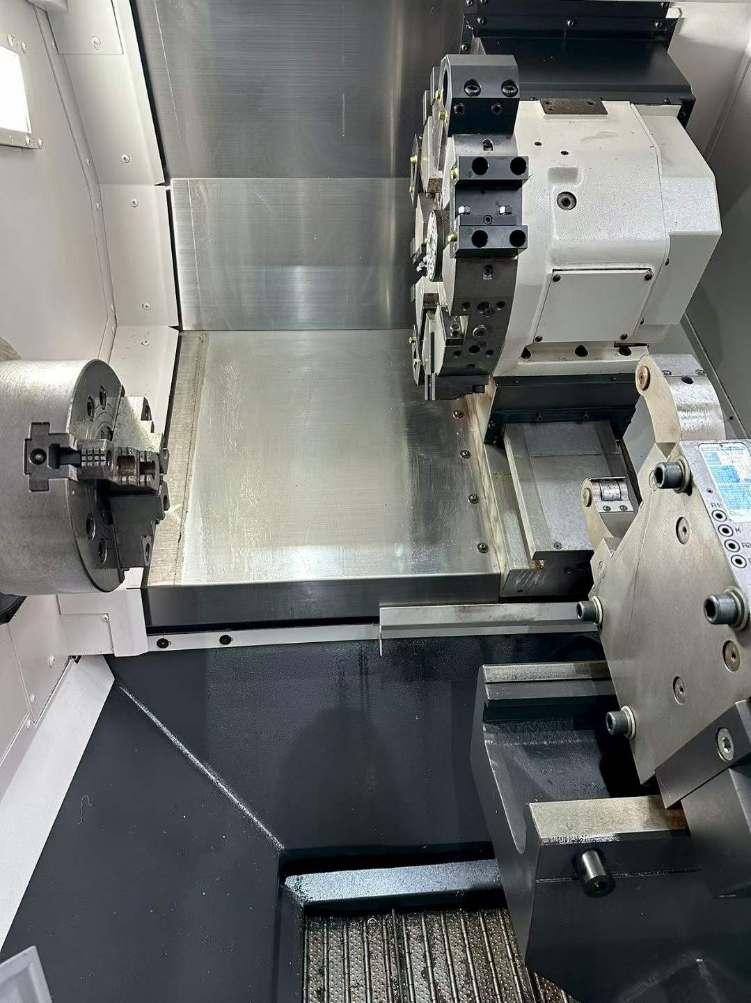 Used Okuma GENOS L 400 II-e CNC Lathe with OSP-P 300 LA-e photo 3