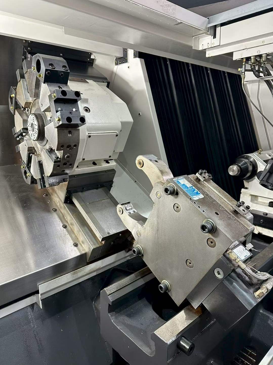 Used Okuma GENOS L 400 II-e CNC Lathe with OSP-P 300 LA-e photo 4