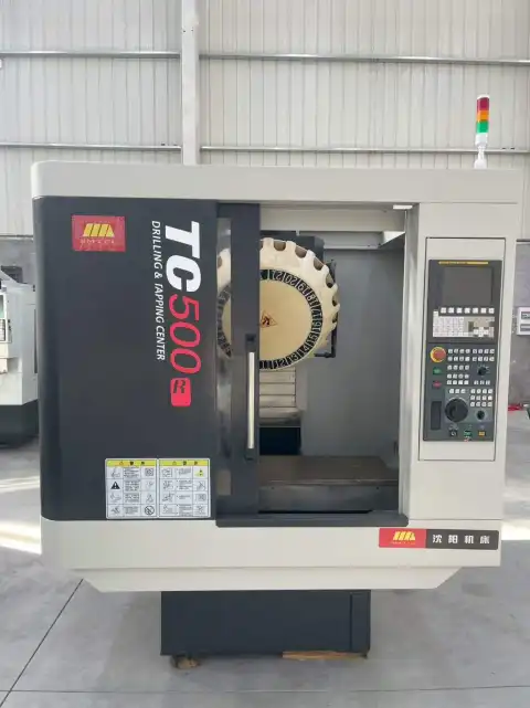 Pusat Pengeboran dan Pengetapan Shenyang TC 500 R Bekas dengan Fanuc