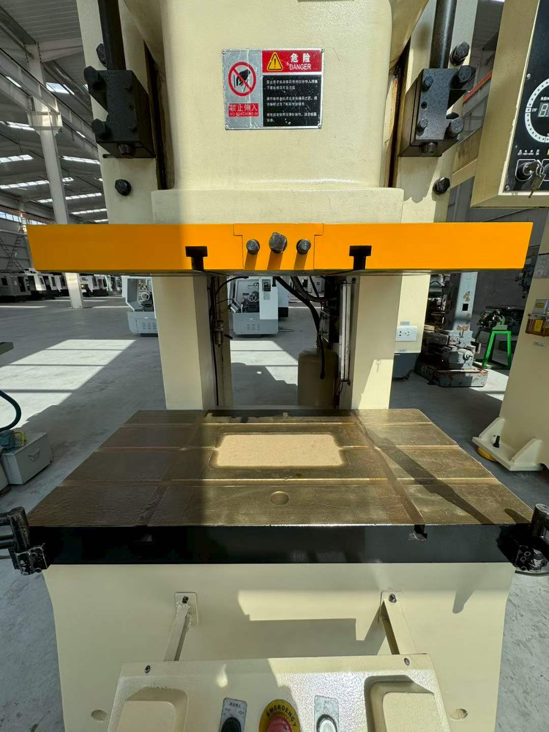 Used Yitian APA-110 High Speed Precision Punch Press photo 2