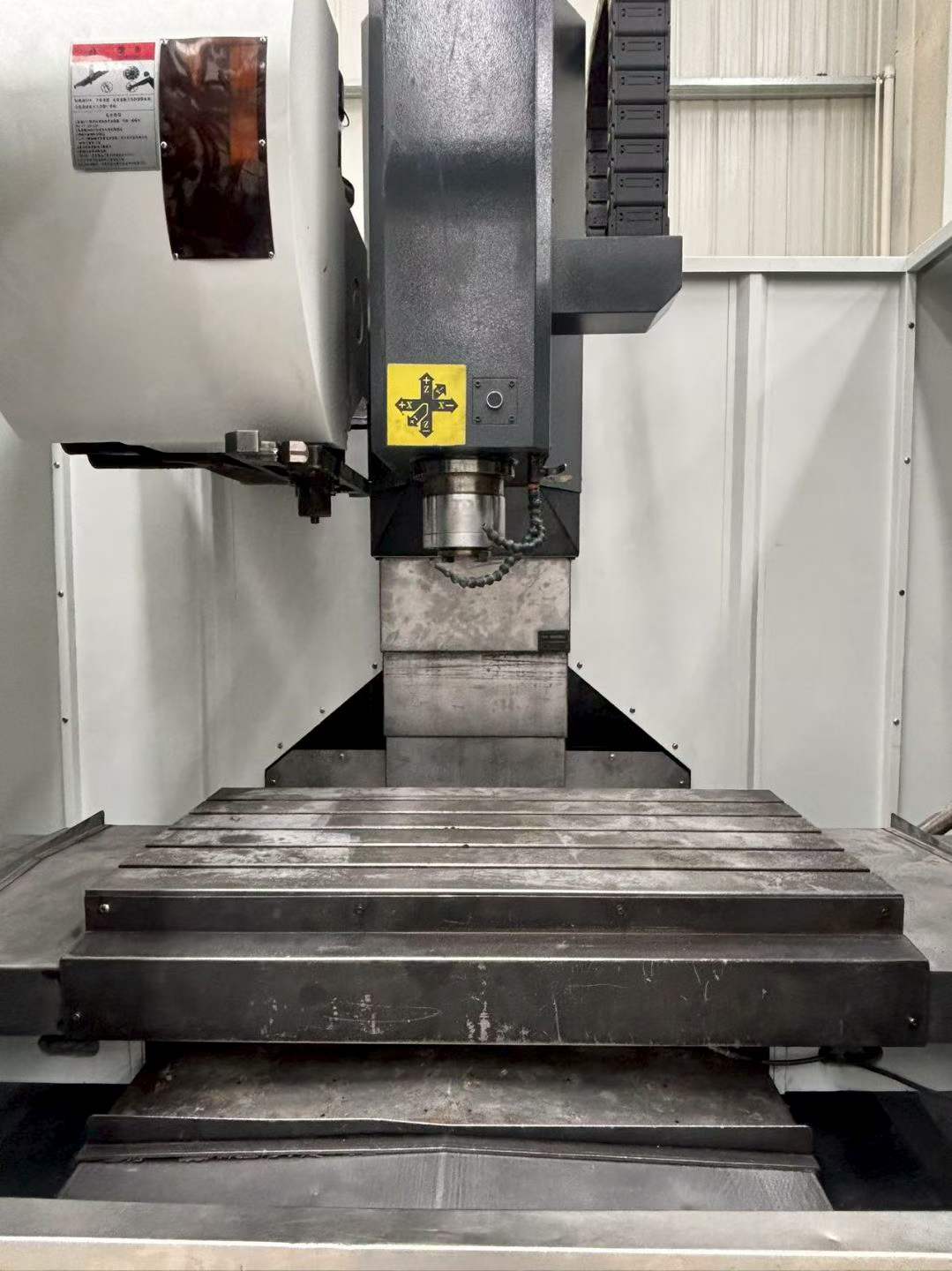 Used YLM-1160 B Vertical Machining Center with Fanuc 0i-MF photo 3