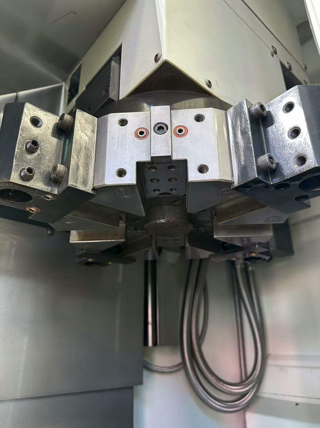 Used You Ji KV-250 E CNC Vertical Lathe photo 4