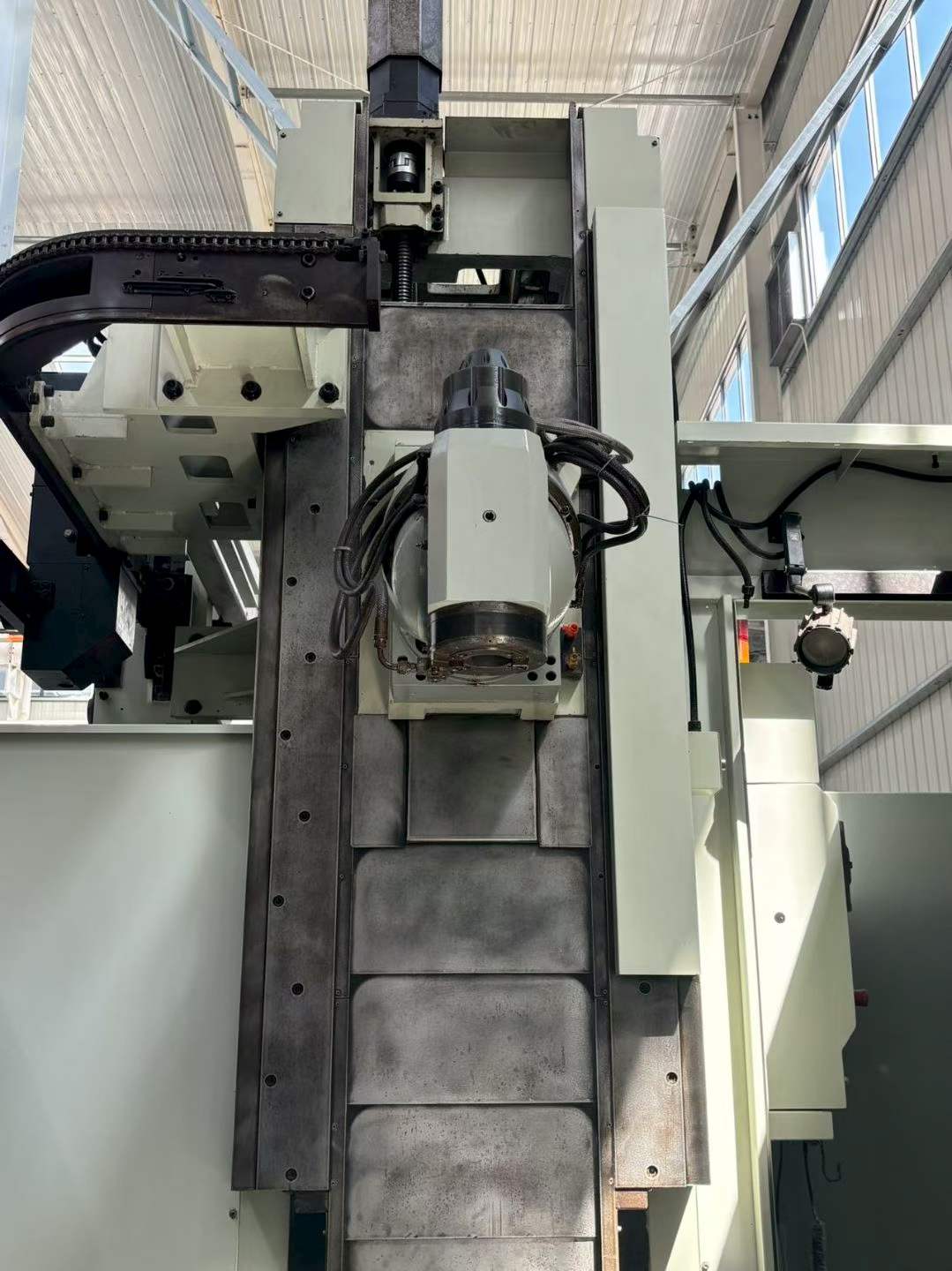 Xinwei EBM-1250 Five-Face Horizontal Machining Center photo 4