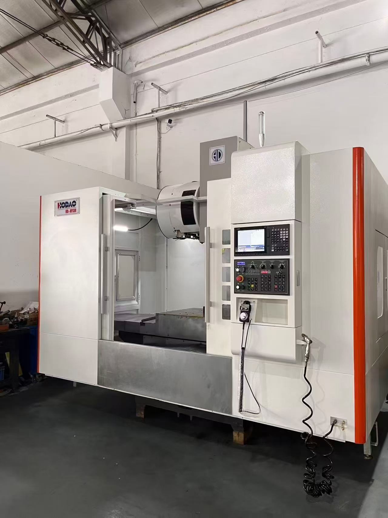 Jiangsu Houdao VF 1380 Vertical Machining Center photo 2