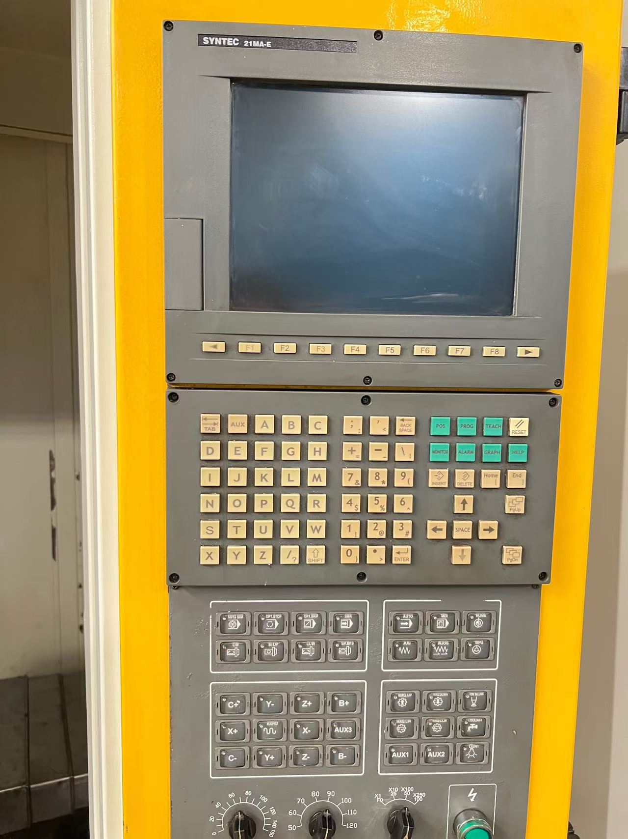 Qiaohong T 7 Vertical Machining Center photo 2
