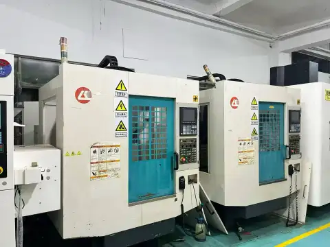 Dua Pusat Pengeboran dan Pengetapan Lijin T 540 dengan Mitsubishi M70