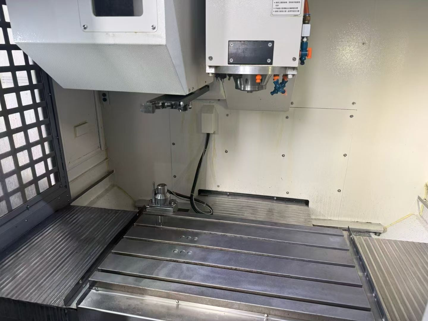 Used Beijing Jingdiao JDVT 600-A 12 S Vertical Machining Center photo 3