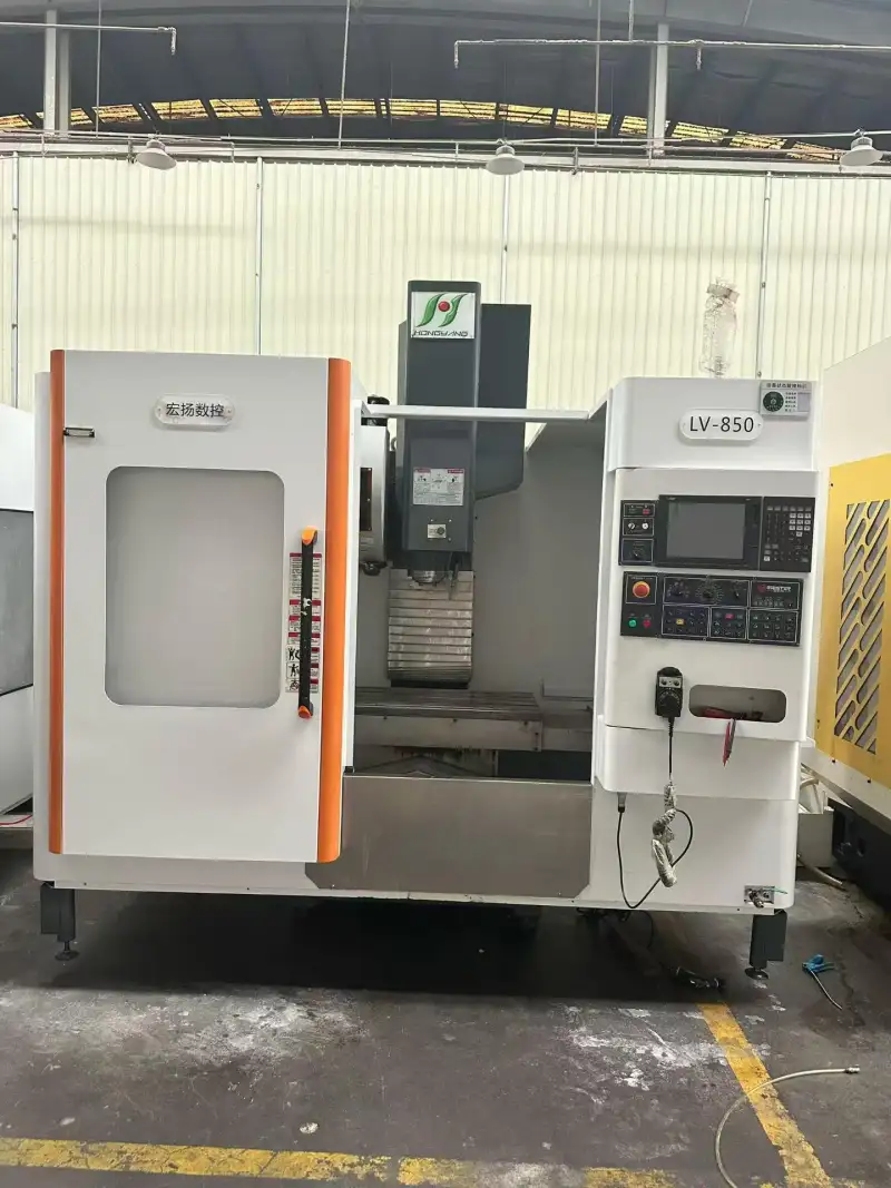 Used Hongyang CNC LV 850 Vertical Machining Center with Mitsubishi M 80 photo 1