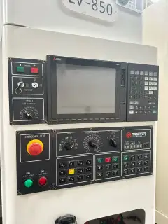 Used Hongyang CNC LV 850 Vertical Machining Center with Mitsubishi M 80 photo 2