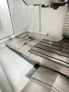 Used Hongyang CNC LV 850 Vertical Machining Center with Mitsubishi M 80 photo 3